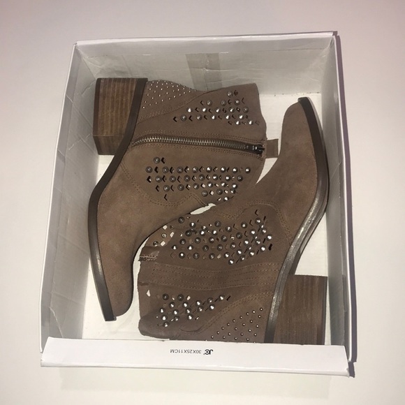 Steve Madden Shoes - NWT Steve Madden Dude Studded Booties